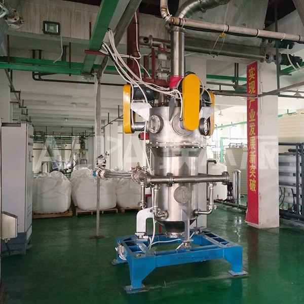 <a href=http://m.taishancapital.cn/chanpin/27.html target=_blank class=infotextkey>氣流粉碎機</a>現(xiàn)場圖